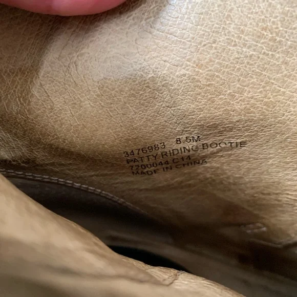 Frye Pattie Black Leather Belt Riding Booties size 8.5 - Picture 7 of 8